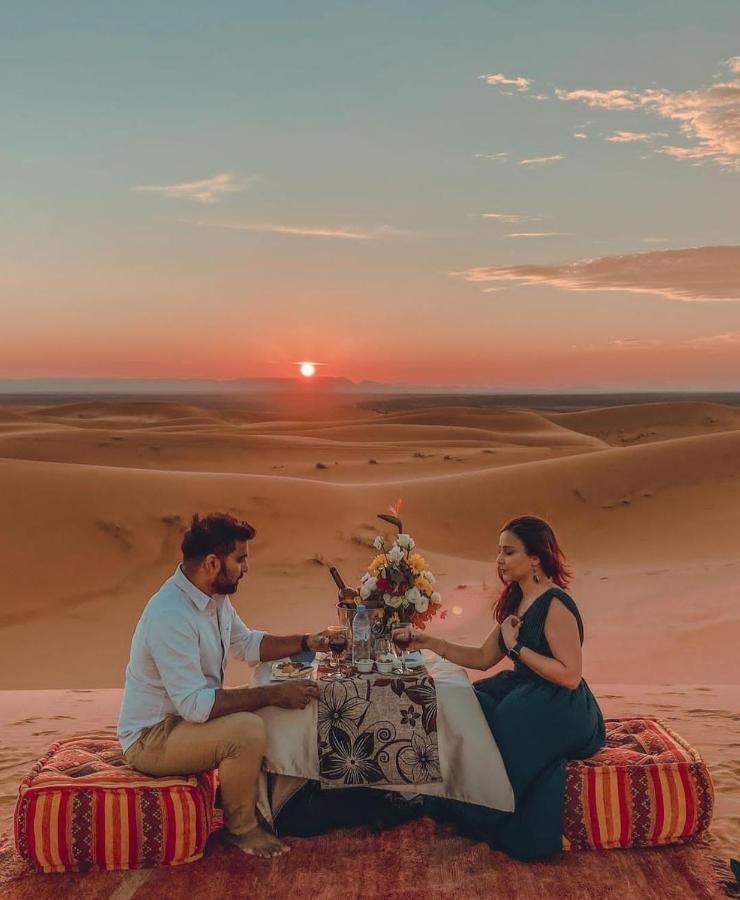 Sahara Luxury Glamping Hotel Merzouga Ngoại thất bức ảnh